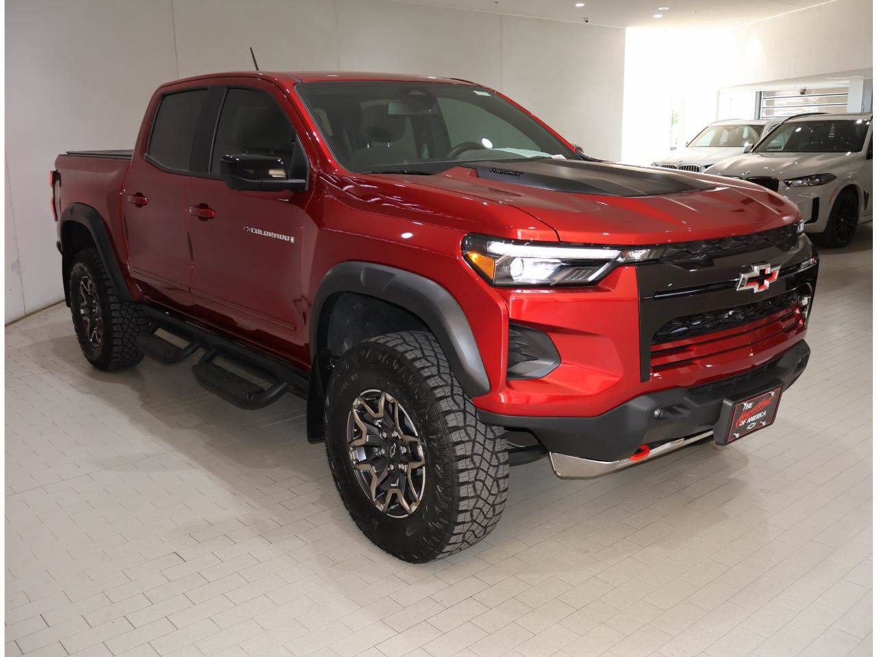 Used 2025 Chevrolet Colorado ZR2 w/ Technology Package AWD/4WD image 7