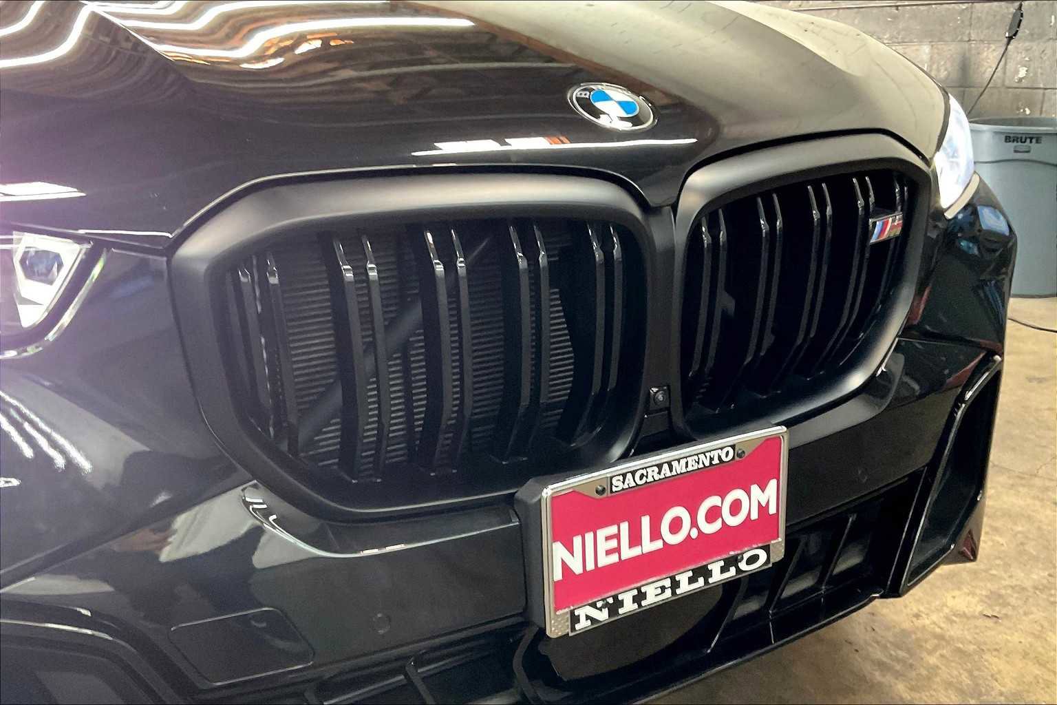 Used 2025 BMW X5 M60i w/ Executive Package image 33