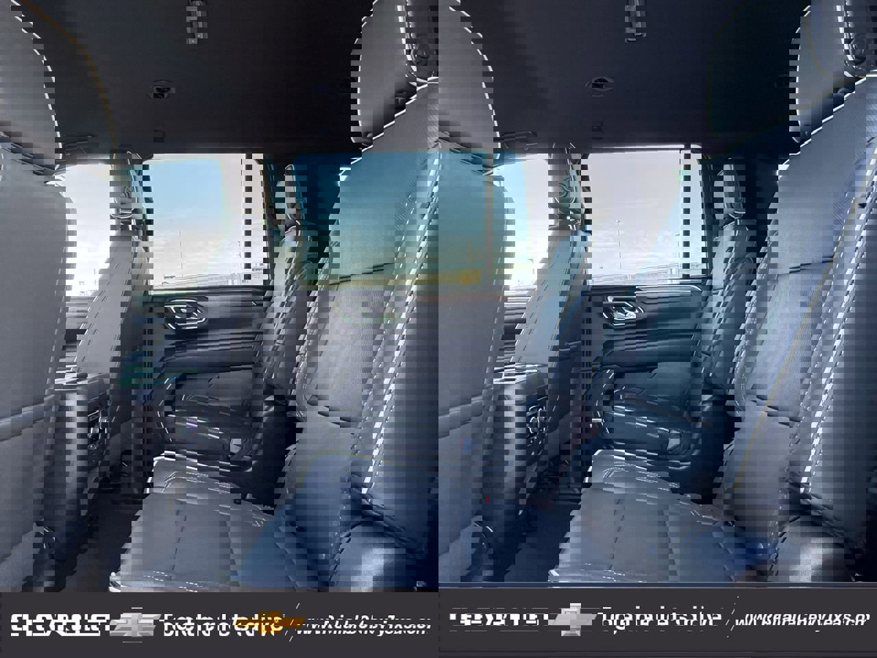 Certified 2023 Chevrolet Suburban Premier image 30