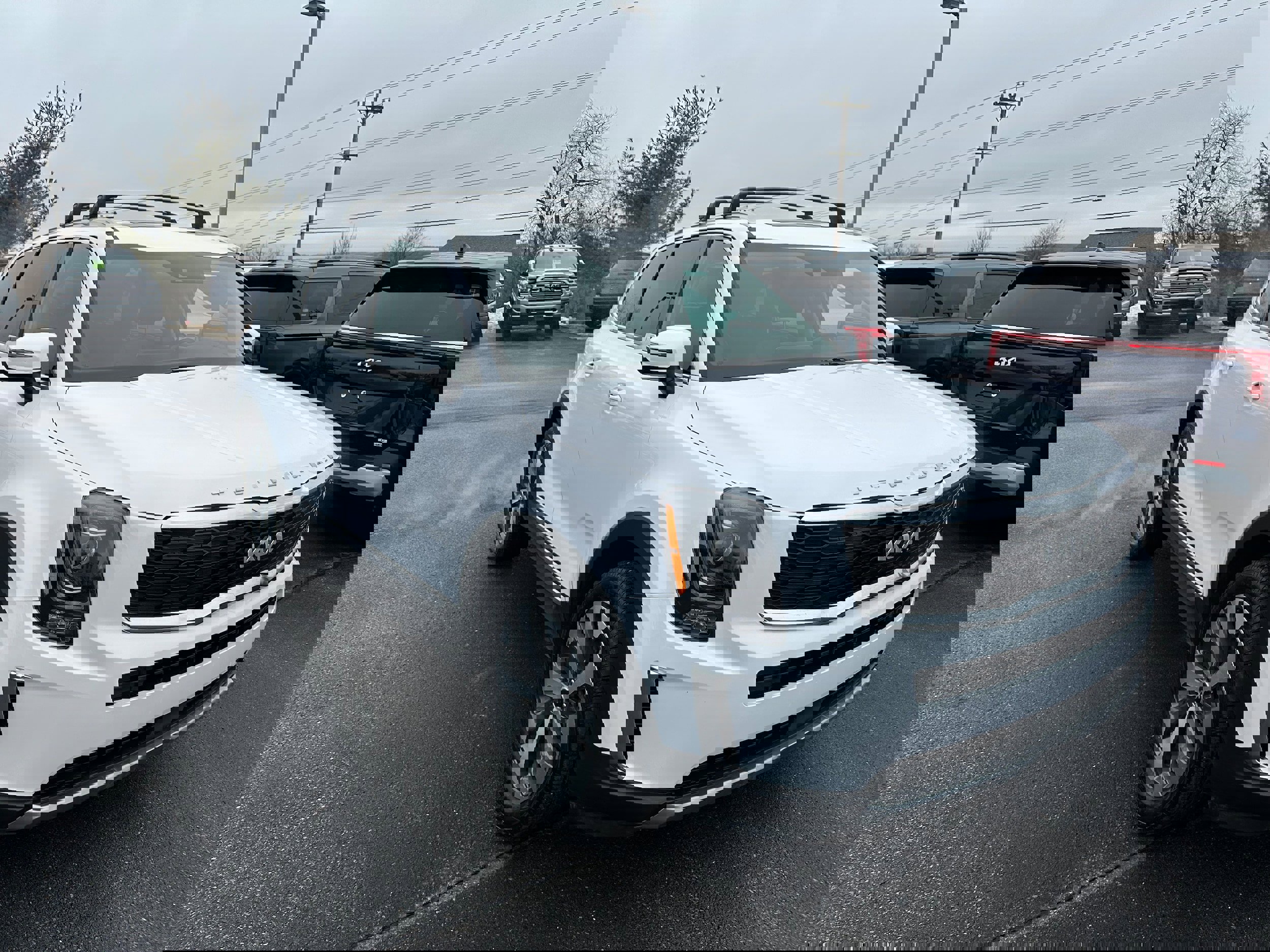 Used 2022 Kia Telluride S image 3