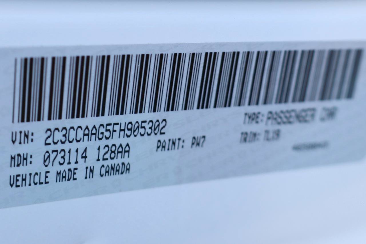 Used 2015 Chrysler 300 Limited RWD image 16
