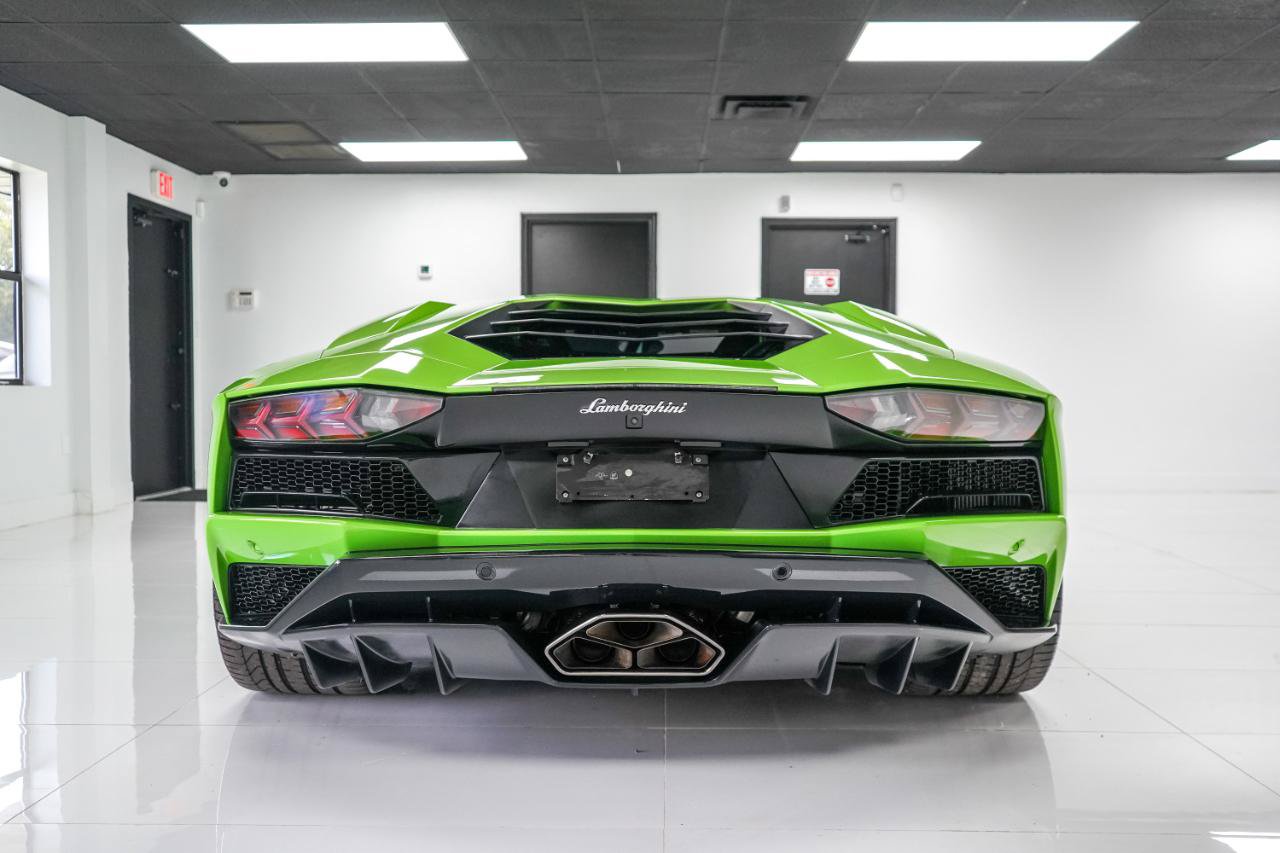 Used 2018 Lamborghini Aventador S AWD/4WD image 5