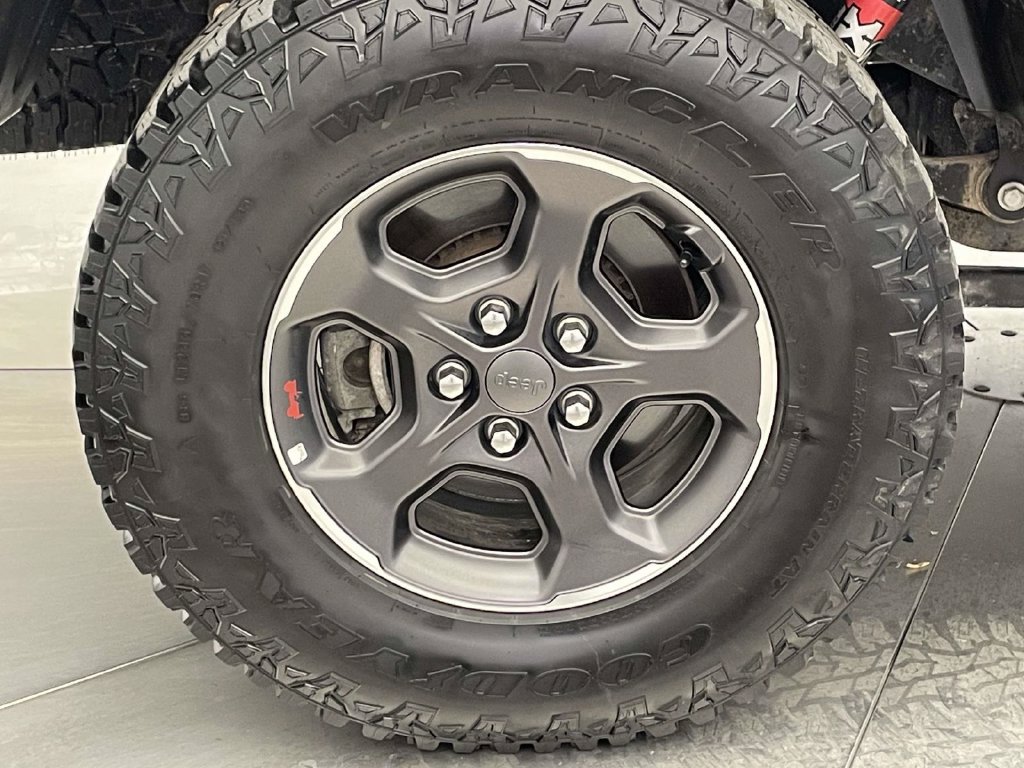 Used 2021 Jeep Gladiator Rubicon AWD/4WD image 13