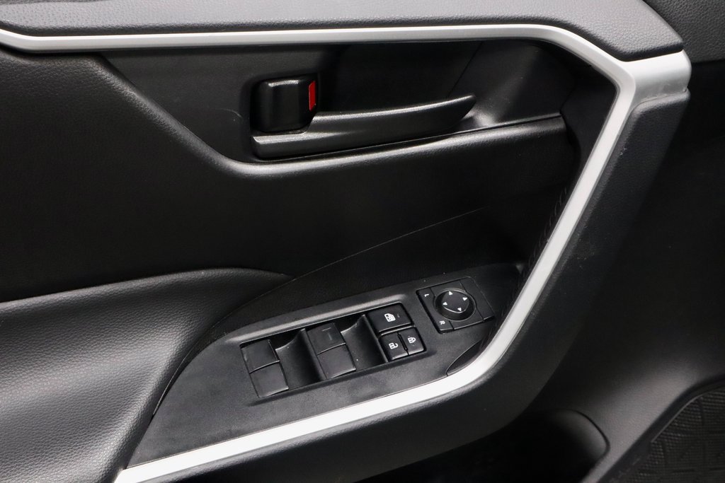 Used 2024 Toyota RAV4 LE image 22