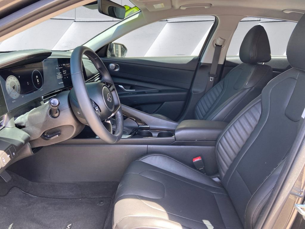 Used 2023 Hyundai Elantra Limited FWD image 7