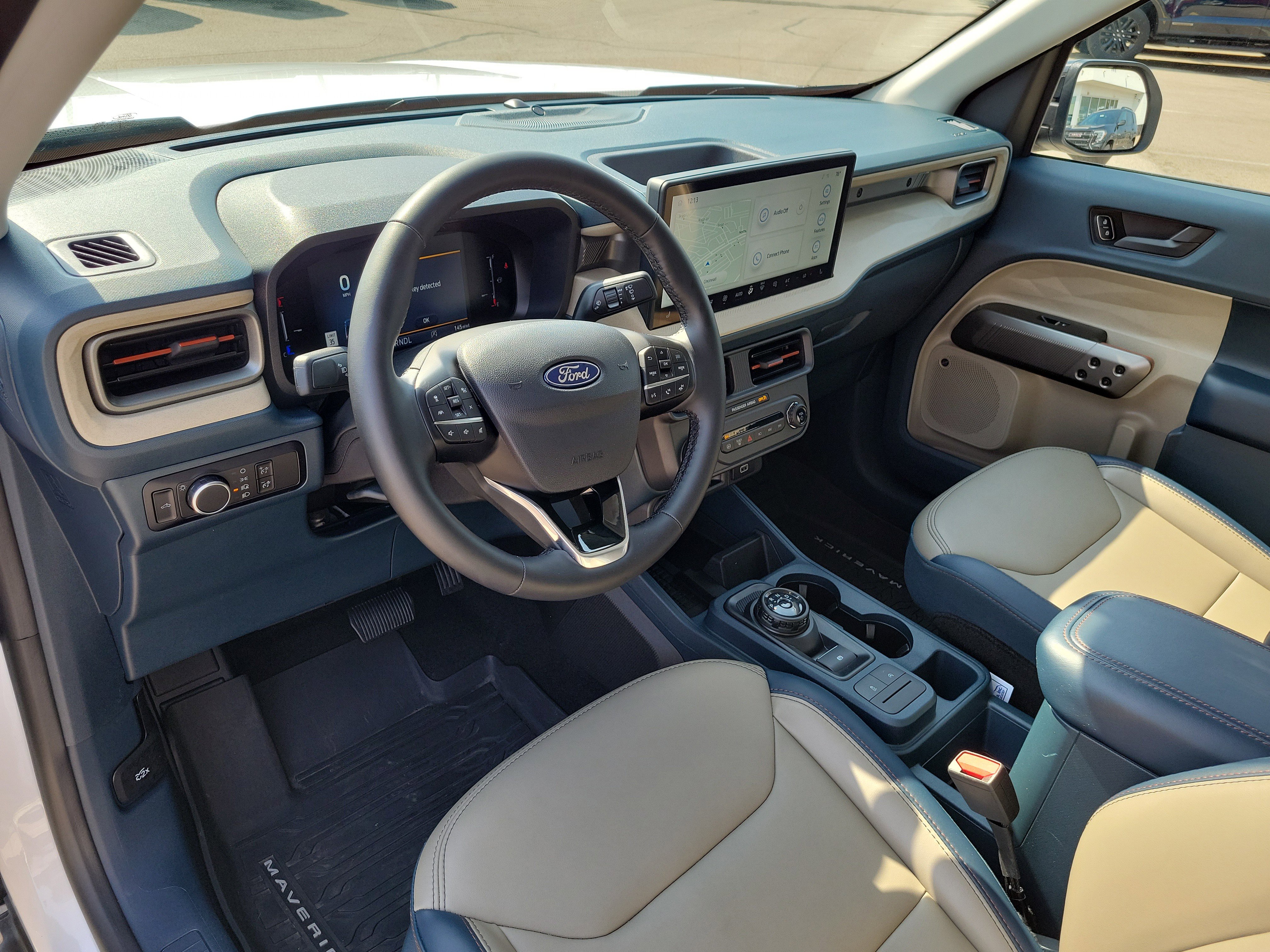 Used 2025 Ford Maverick Lariat image 17