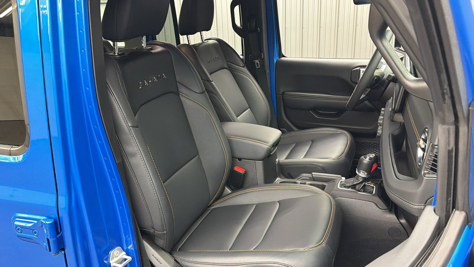 Used 2024 Jeep Wrangler Unlimited Sahara w/ Technology Group image 34