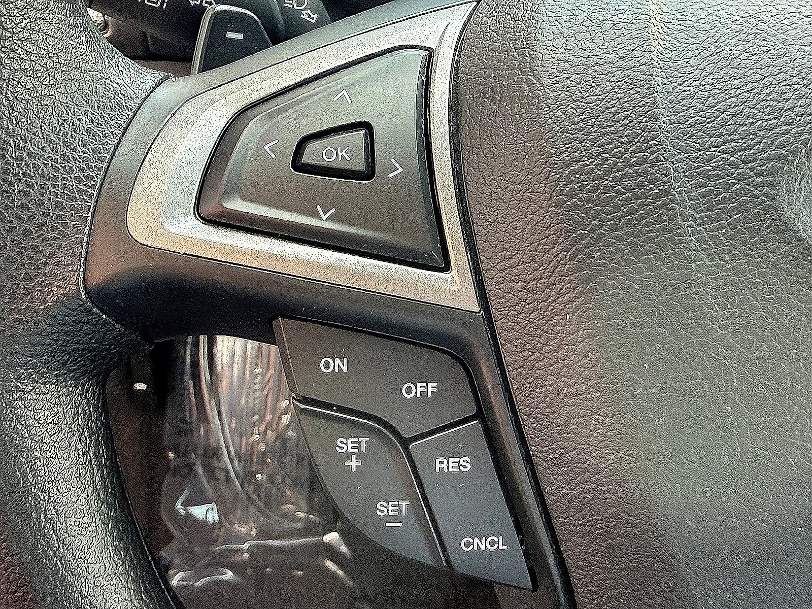 Used 2019 Ford Fusion SE FWD image 23