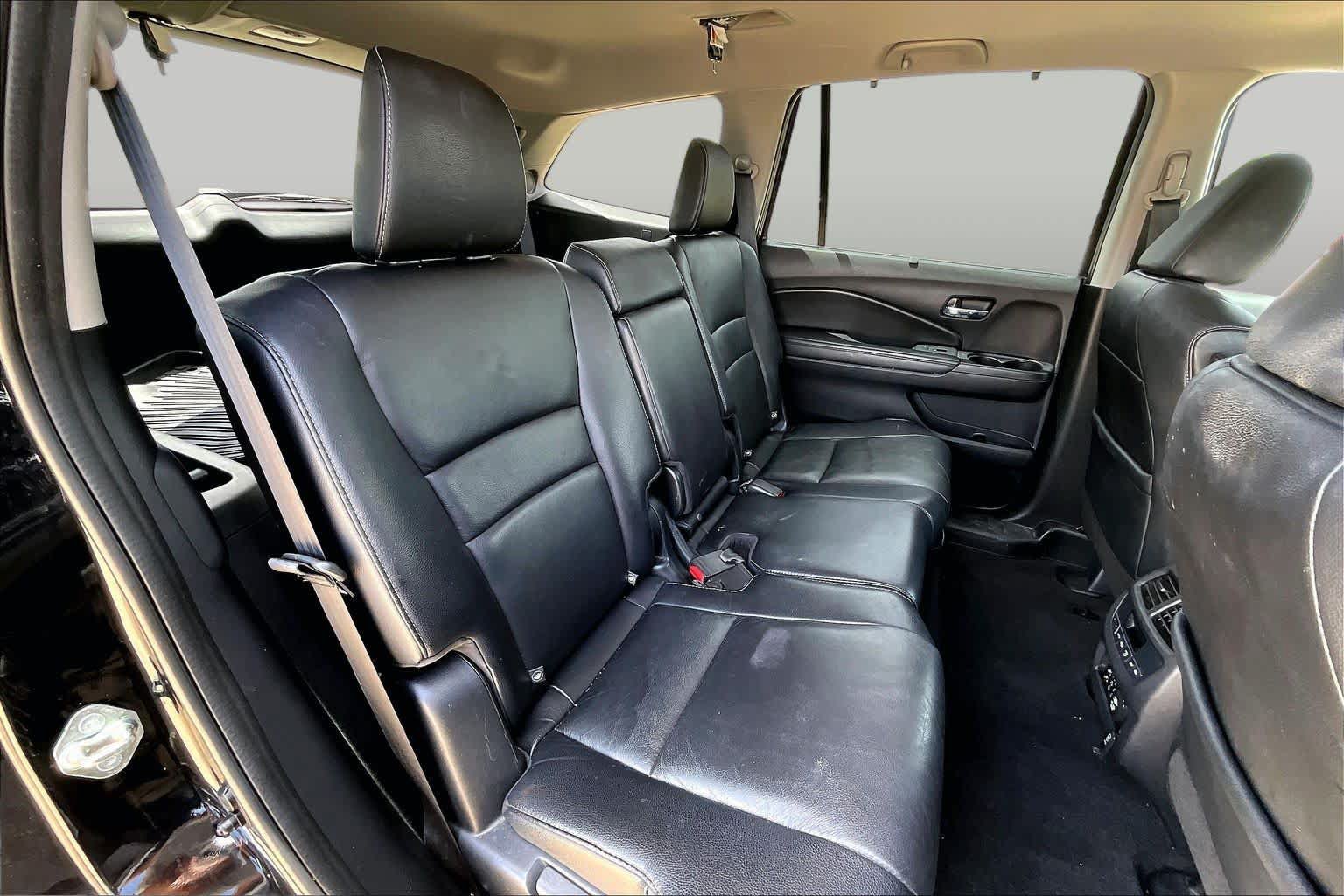 Used 2018 Honda Pilot Touring image 19