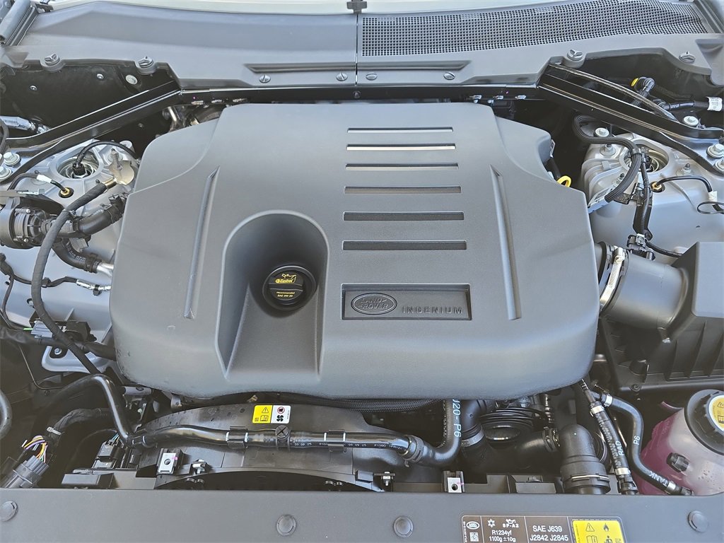 New 2026 Land Rover Defender 130 X-Dynamic SE image 32