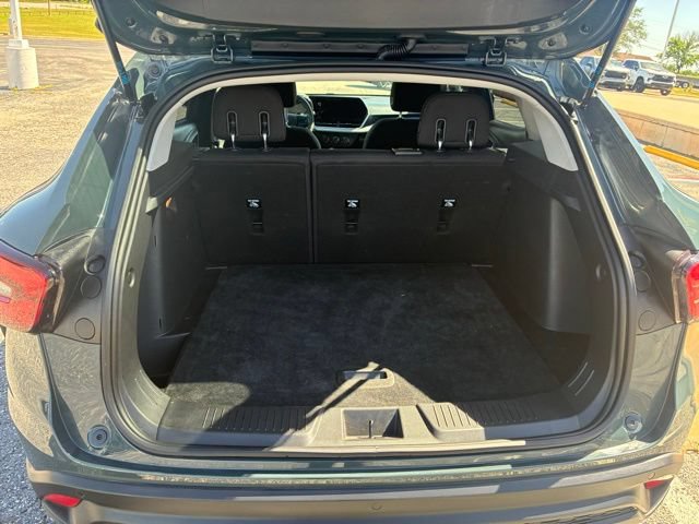 Used 2026 Chevrolet Trax LS w/ LS Convenience Package FWD image 10