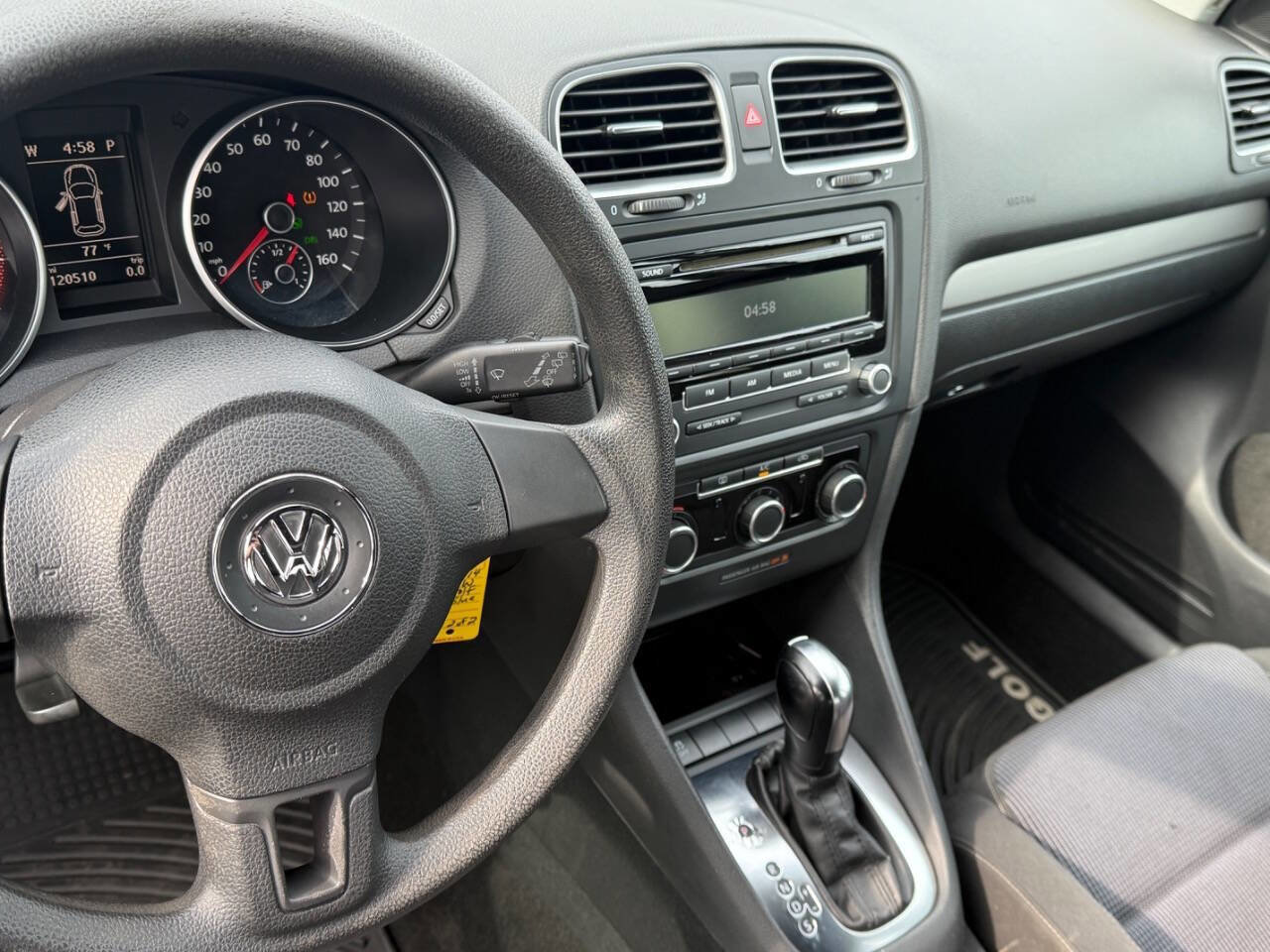 Used 2014 Volkswagen Golf 4-Door image 14
