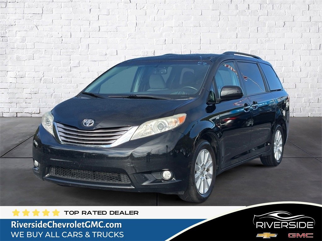 Used 2017 Toyota Sienna AWD
