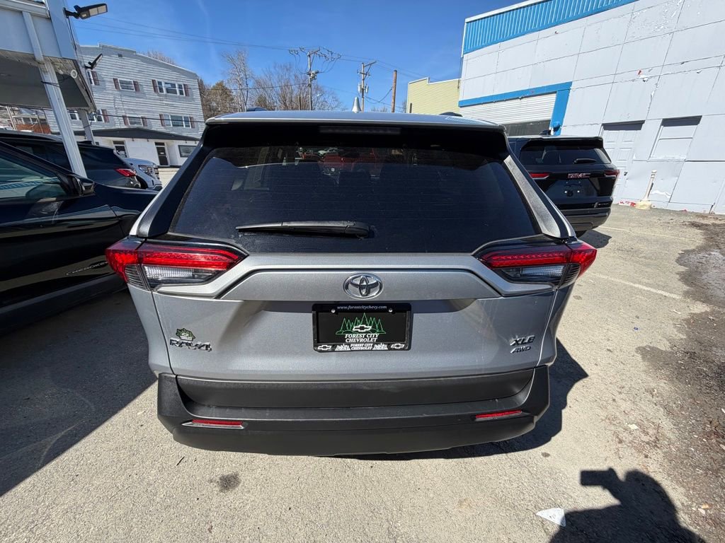 Used 2021 Toyota RAV4 XLE image 4