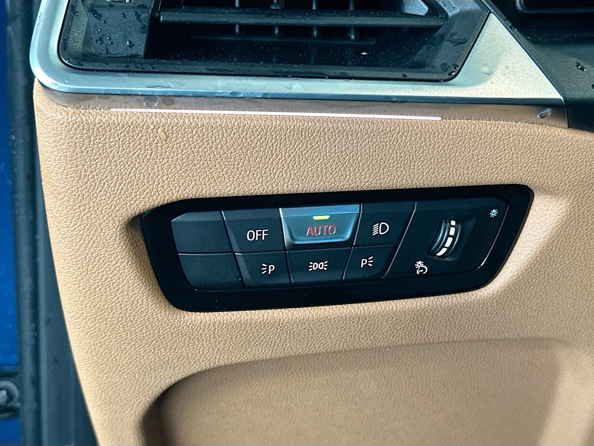 Certified 2023 BMW 330i Sedan w/ Convenience Package RWD image 10