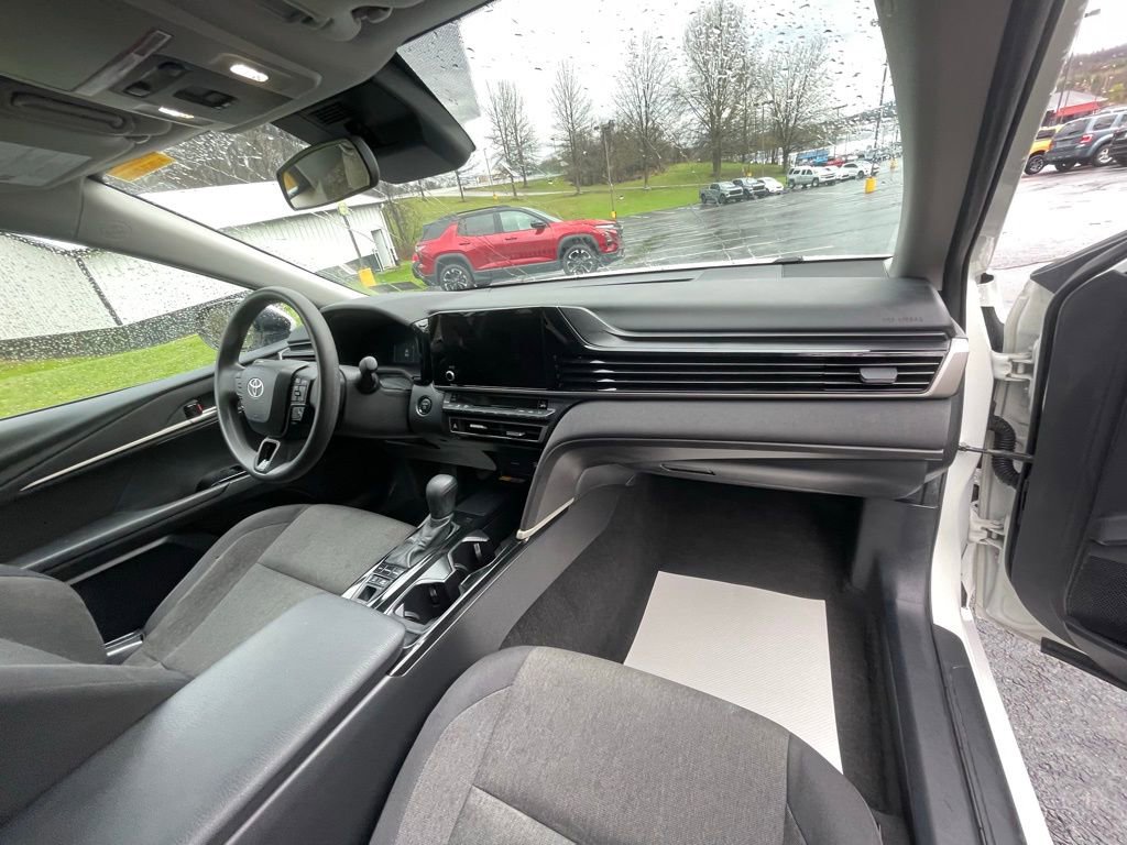Used 2025 Toyota Camry LE FWD image 10