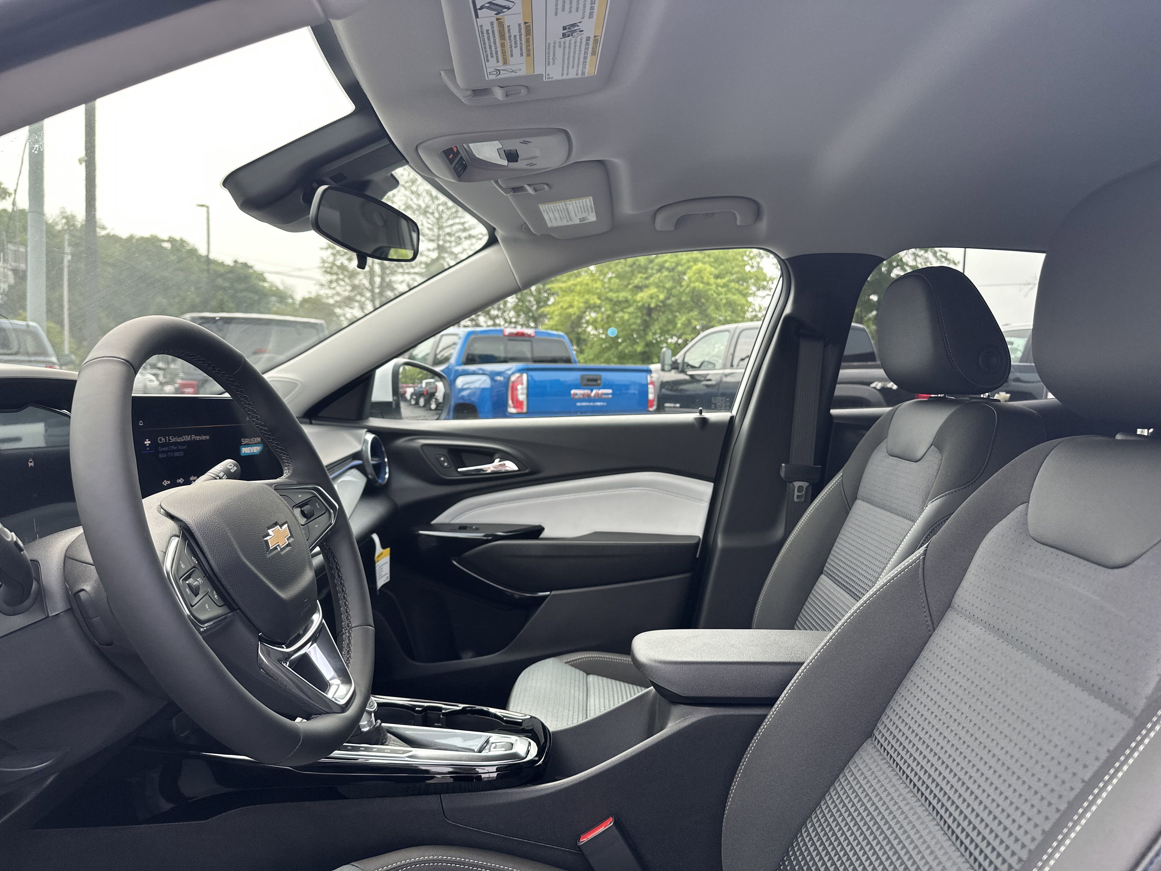 New 2025 Chevrolet Trax LT w/ Driver Confidence Package image 12