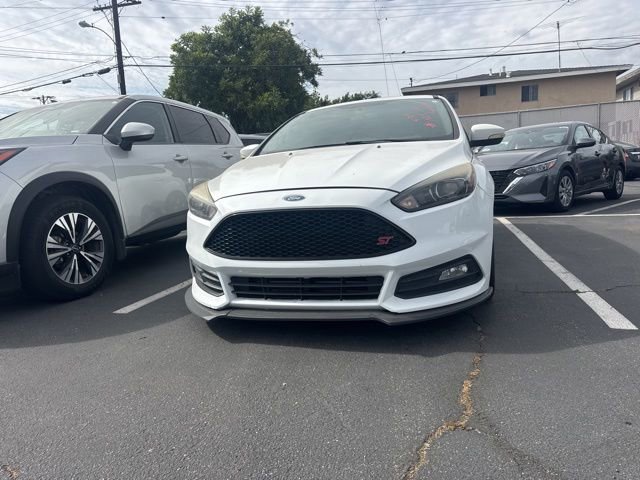 Used 2018 Ford Focus ST w/ Equipment Group 401A FWD image 1