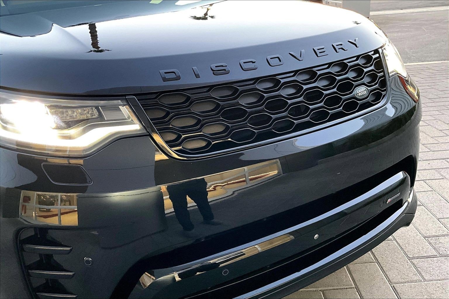 Used 2023 Land Rover Discovery S R-Dynamic image 29