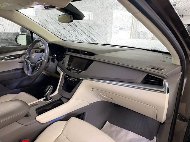 Used 2019 Cadillac XT5 Luxury w/ Trailering Package AWD/4WD image 12