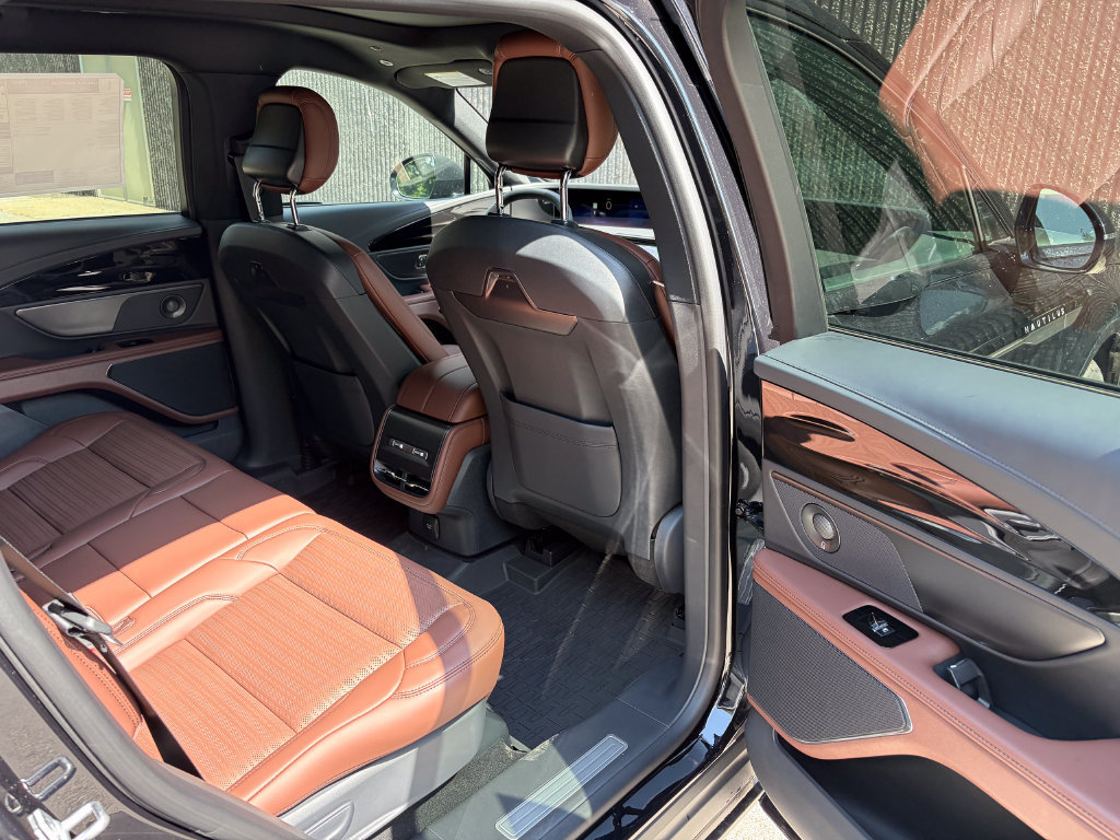New 2026 Lincoln Nautilus Reserve w/ Jet Appearance Package AWD/4WD image 25