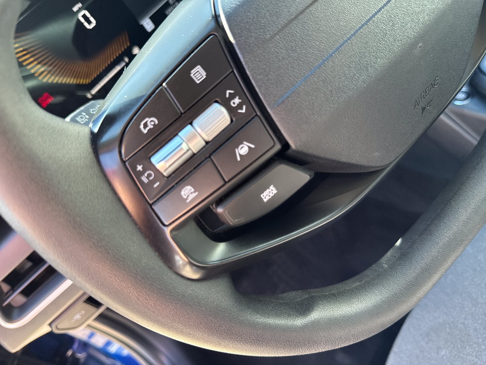 Used 2025 Kia K4 FWD image 33