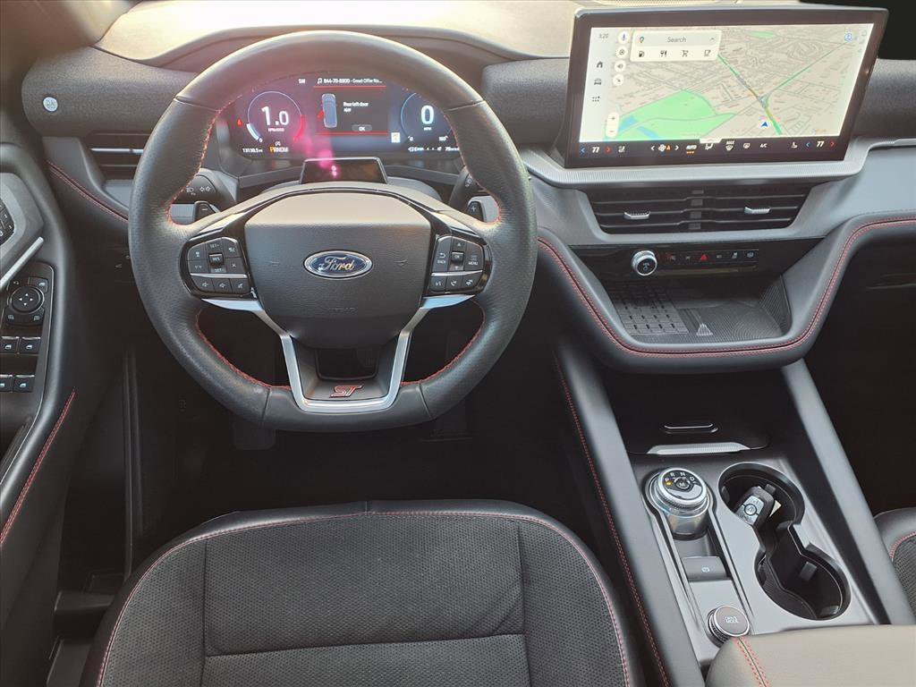 Used 2025 Ford Explorer ST image 6