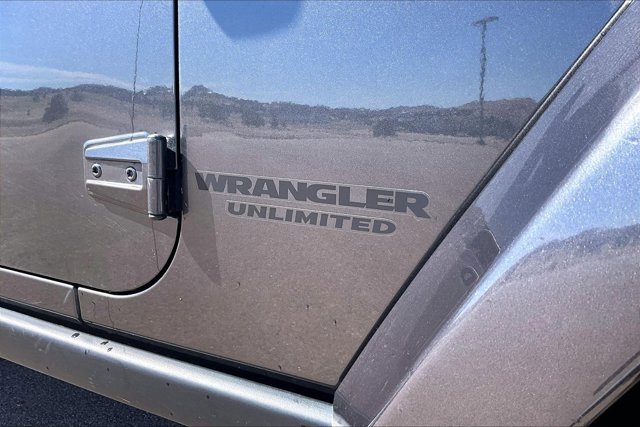 Used 2016 Jeep Wrangler Unlimited Sahara image 24