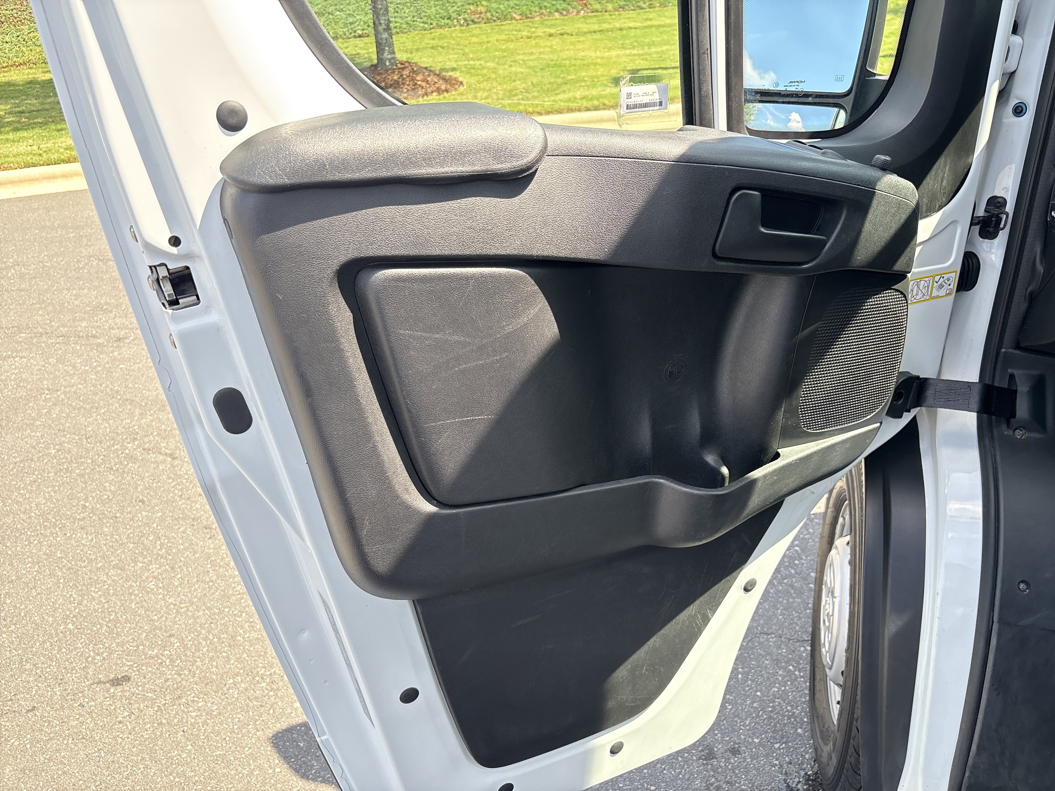 Used 2025 RAM ProMaster 2500 w/ Convenience Group FWD image 15