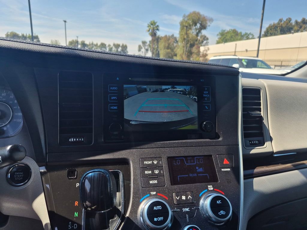 Used 2015 Toyota Sienna XLE w/ XLE Navigation Package image 29
