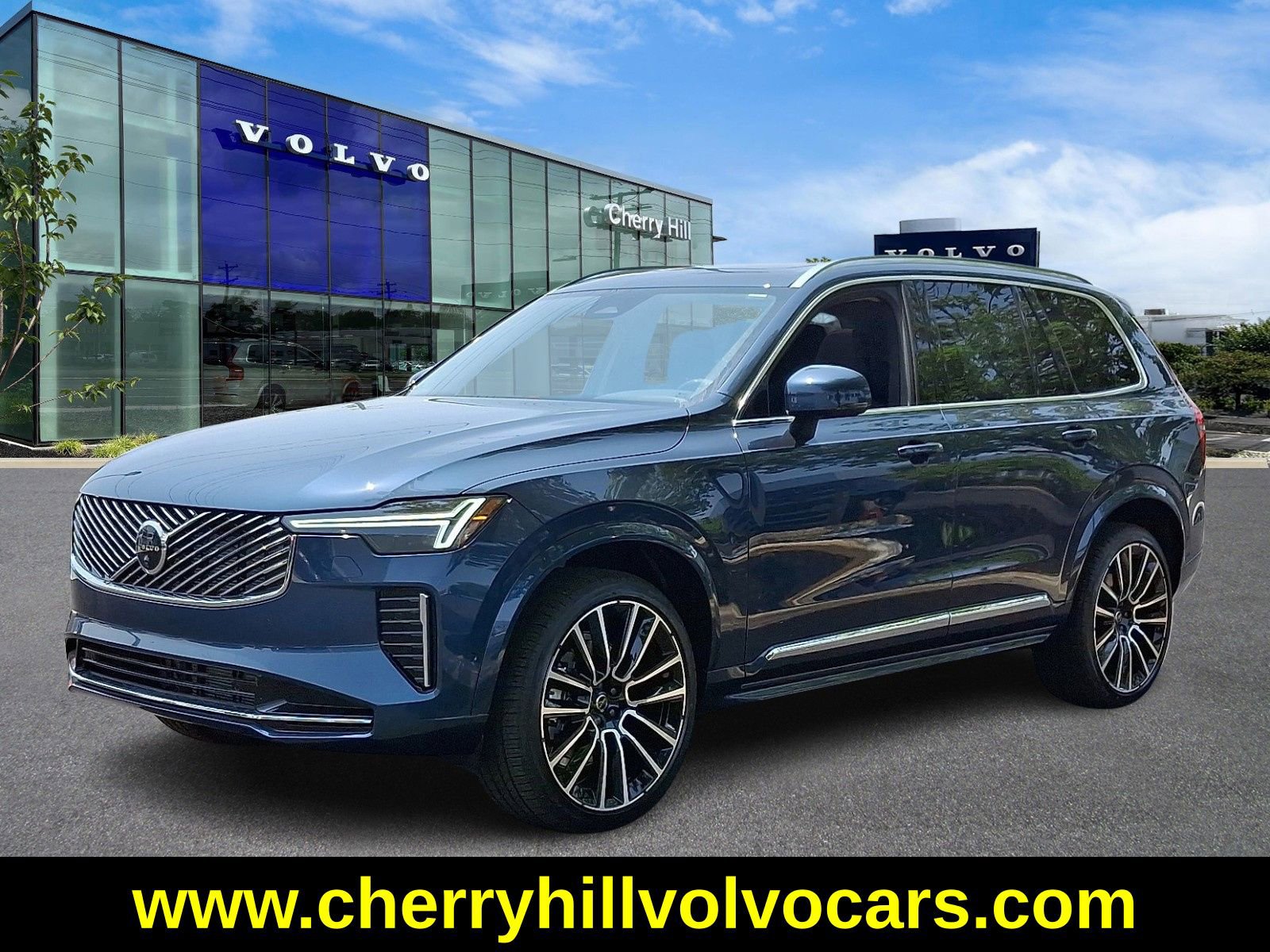 New 2025 Volvo XC90 B6 Plus w/ Protection Package Premier image 3