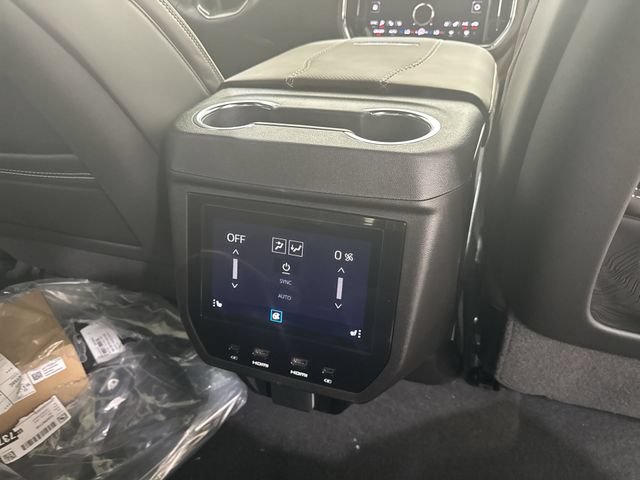 New 2026 GMC Yukon XL Denali Ultimate AWD/4WD image 21
