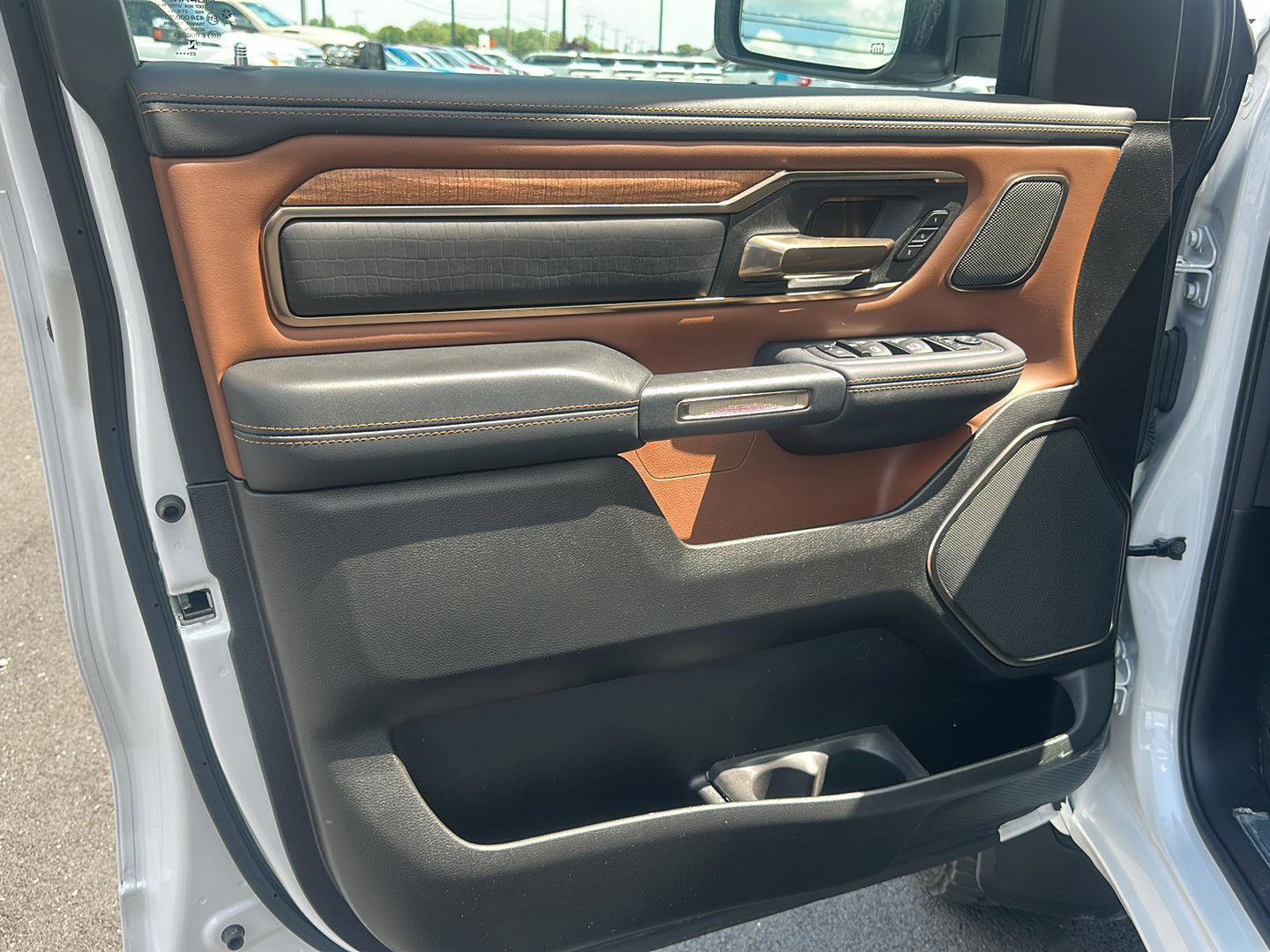 Used 2024 RAM 1500 Limited AWD/4WD image 9