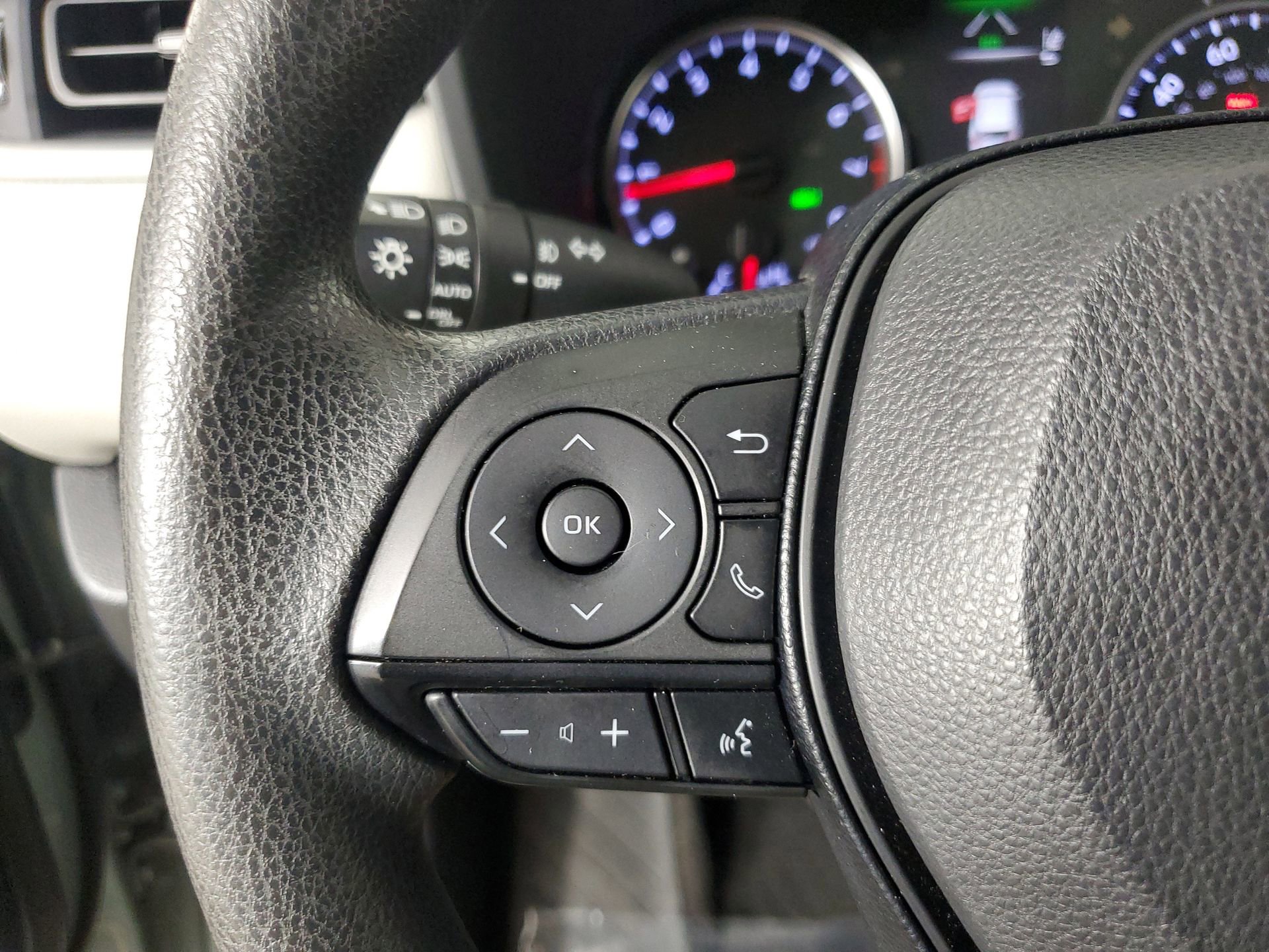 Used 2019 Toyota RAV4 XLE w/ Convenience Package image 35