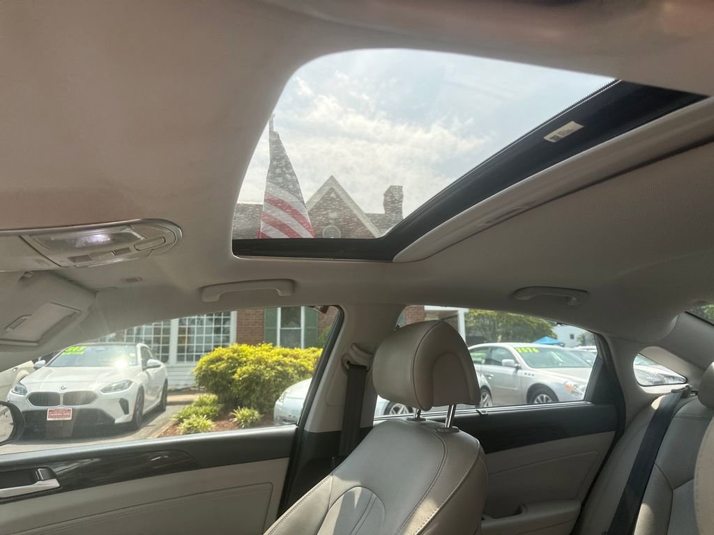 Used 2017 Hyundai Sonata Limited w/ Ultimate Package 04 FWD image 15