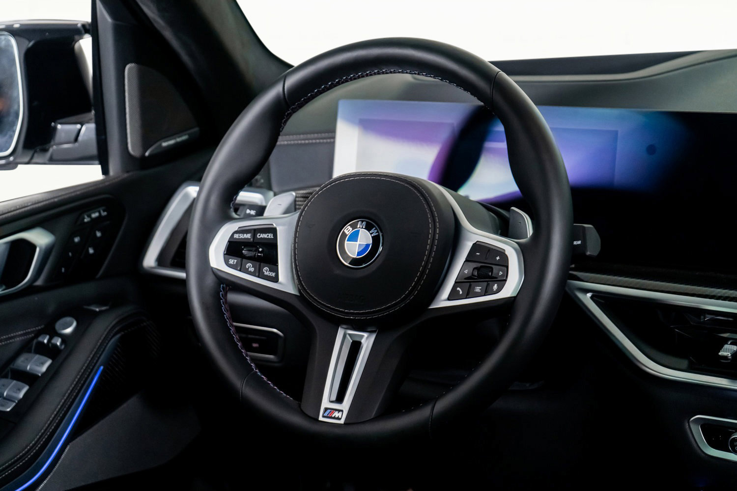 Used 2025 BMW X7 M60i image 39