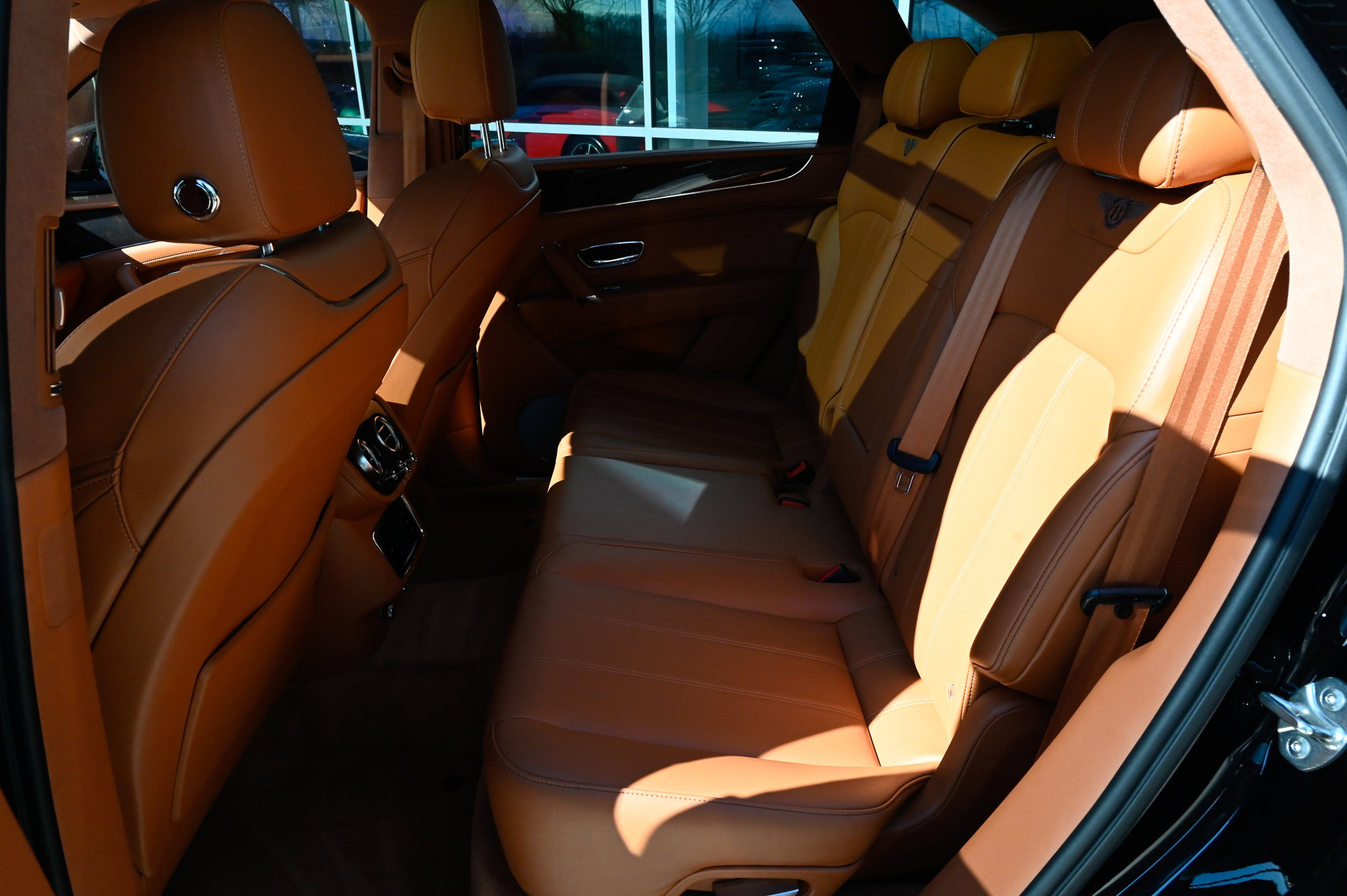 Used 2019 Bentley Bentayga image 35