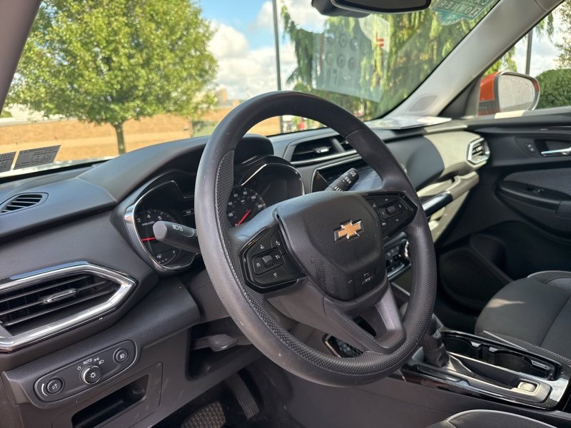 Used 2022 Chevrolet TrailBlazer LT w/ Convenience Package image 9