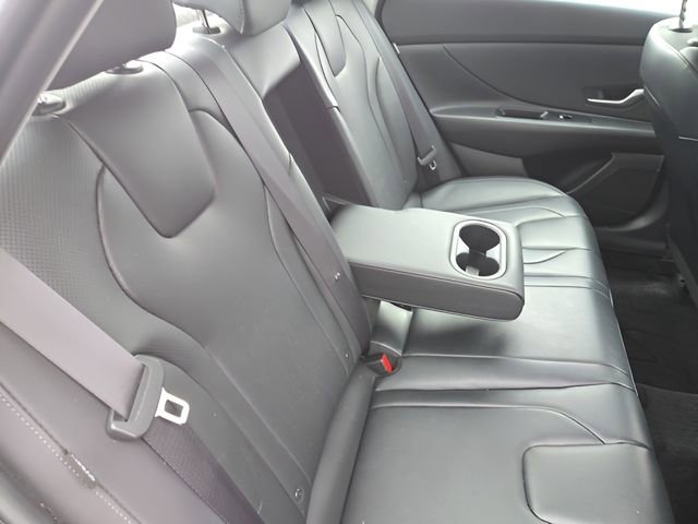 Used 2024 Hyundai Elantra Limited image 29