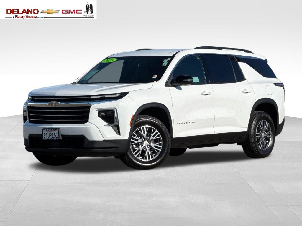Used 2025 Chevrolet Traverse LT