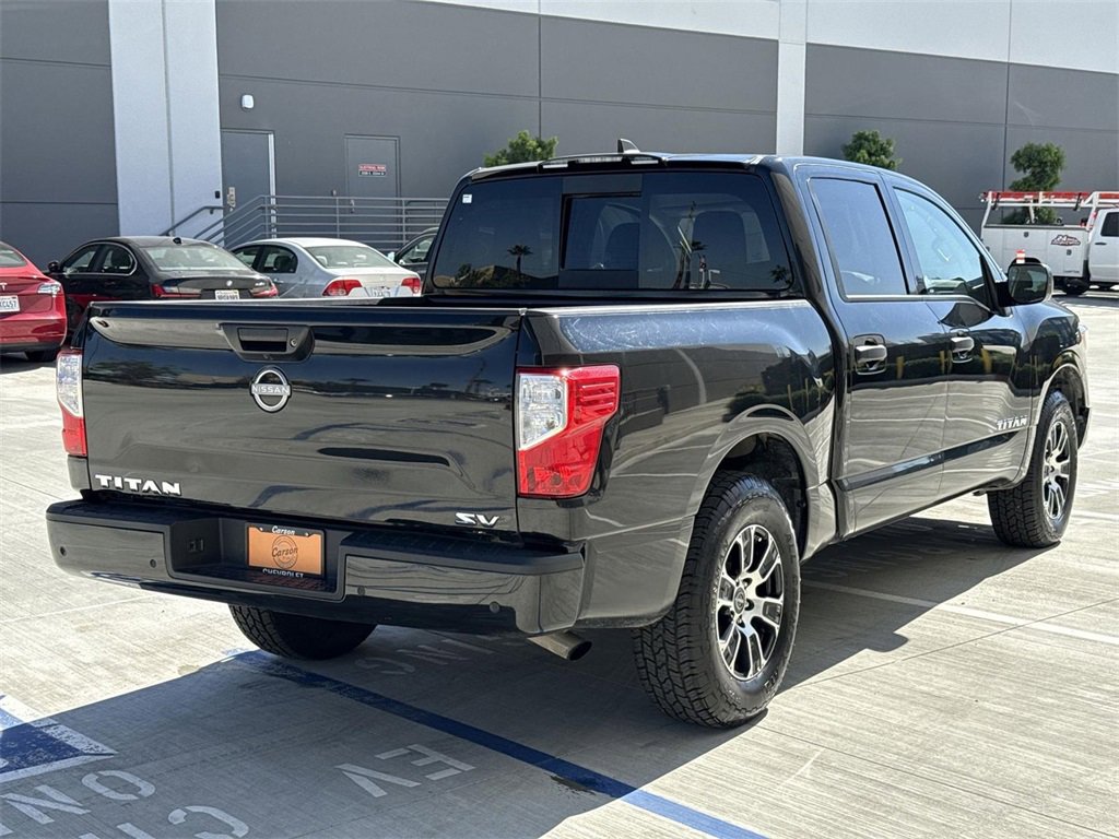 Used 2023 Nissan Titan SV image 3