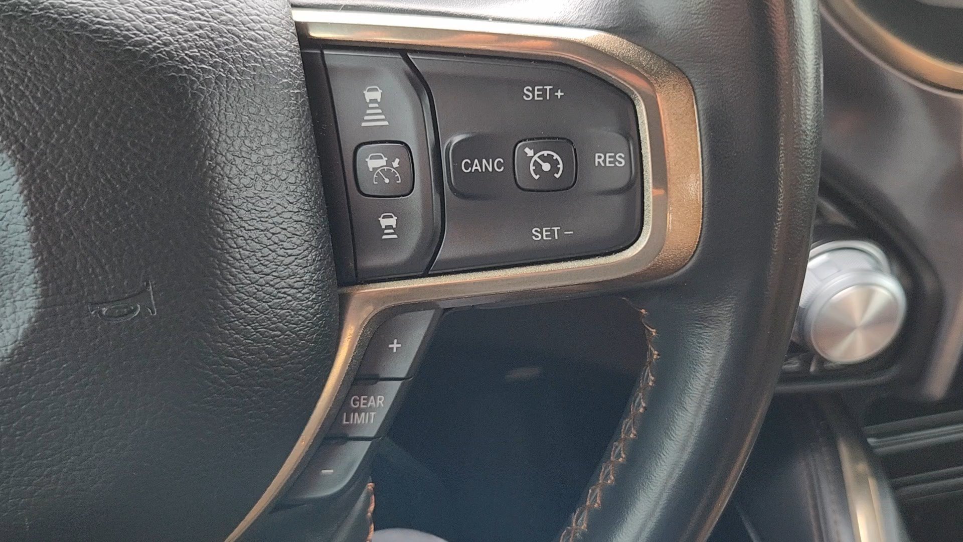 Used 2023 RAM 1500 Limited AWD/4WD image 13