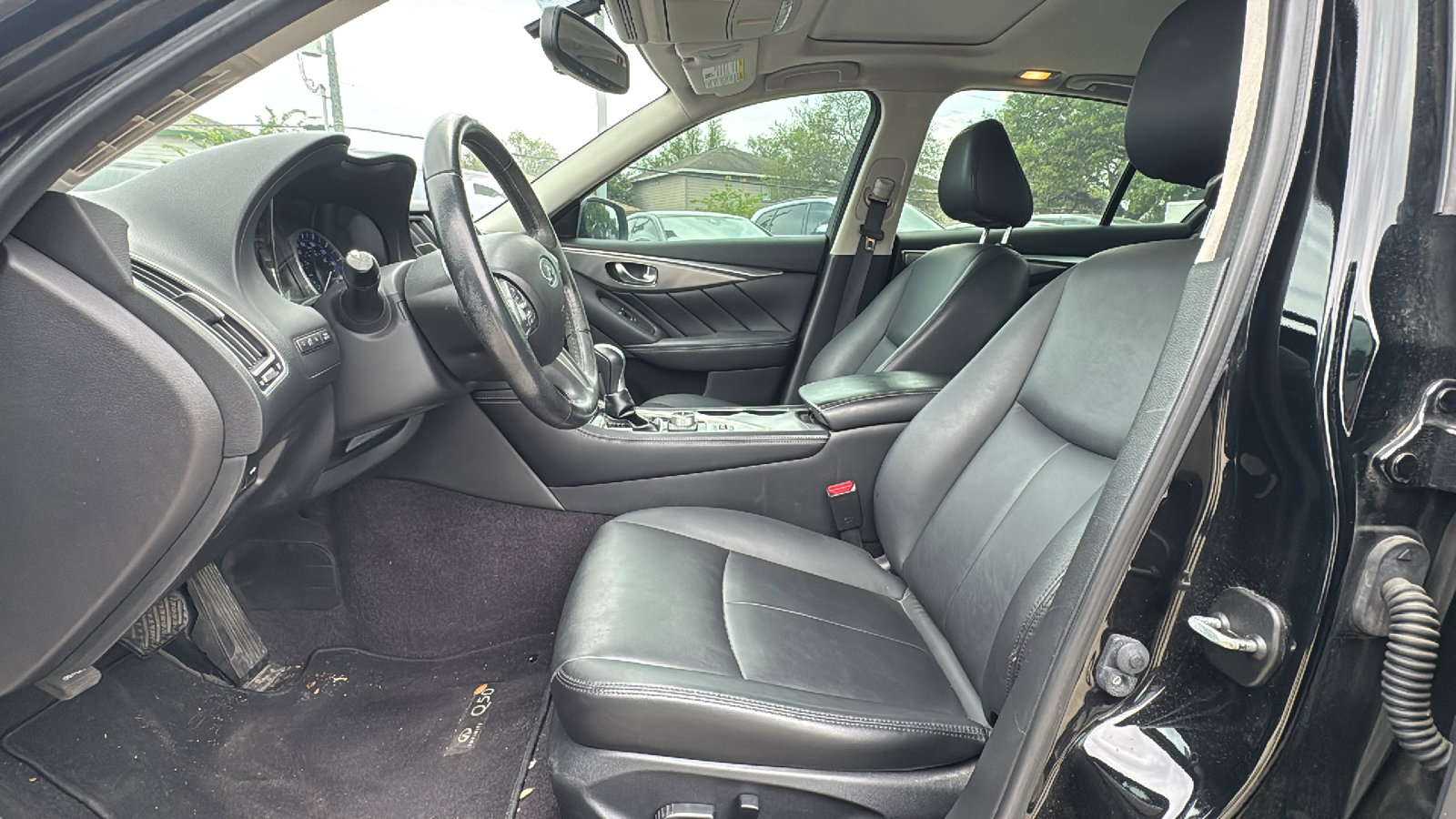 Used 2016 INFINITI Q50 3.0t Premium w/ Cargo Package RWD image 9