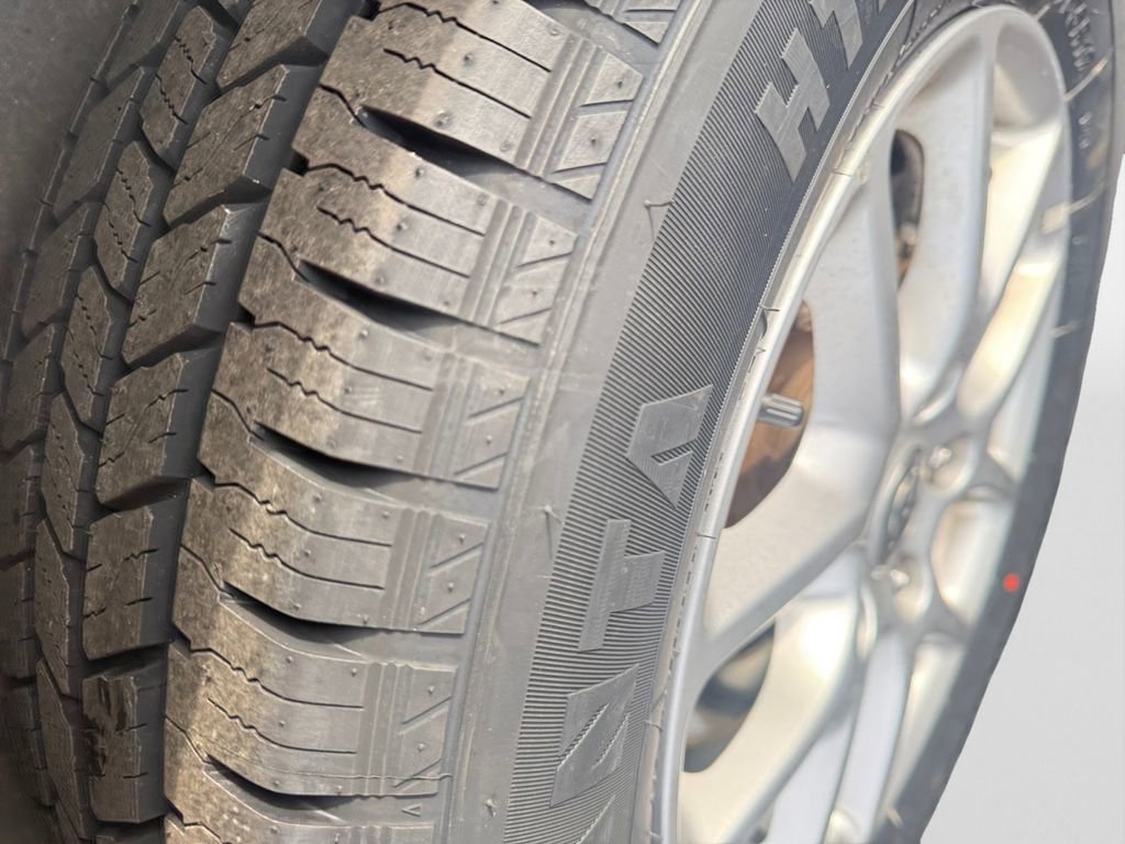 Used 2023 Chrysler Pacifica Touring-L image 19