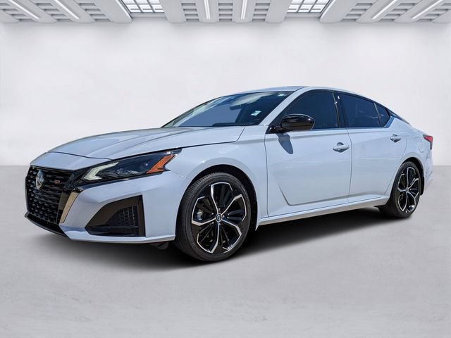 Used 2024 Nissan Altima 2.5 SR w/ SR Premium Package FWD image 9