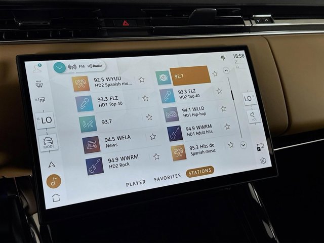 New 2026 Land Rover Range Rover Sport SE AWD/4WD image 15