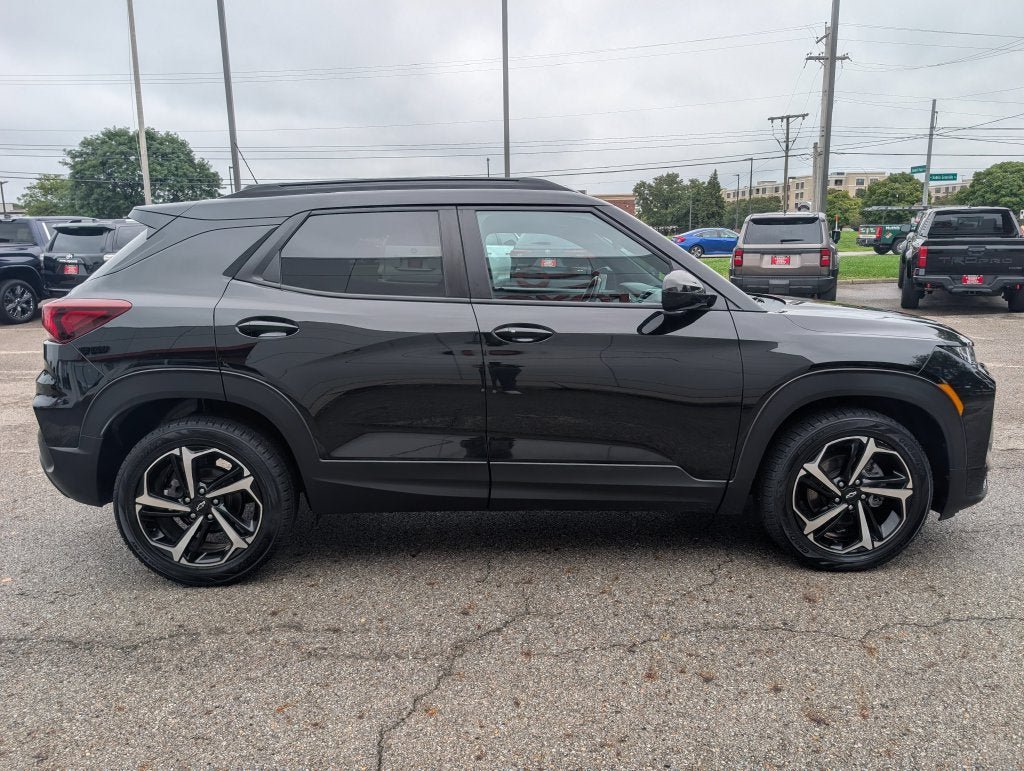 Used 2022 Chevrolet TrailBlazer RS w/ Sun and Liftgate Package FWD image 9