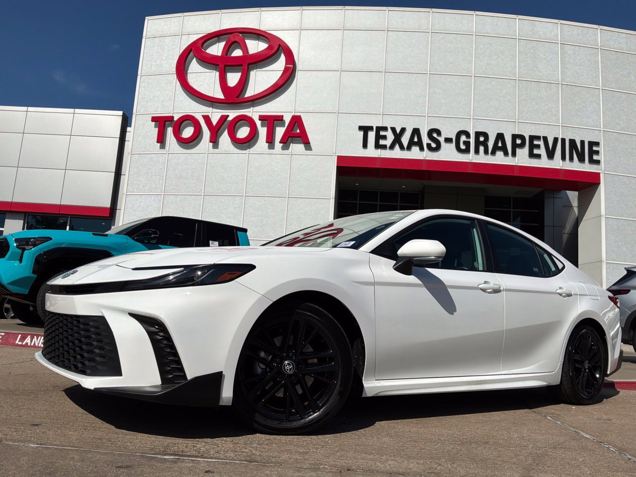 Used 2026 Toyota Camry SE FWD image 2