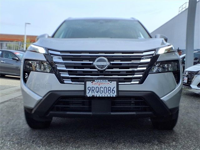 Certified 2025 Nissan Rogue SV w/ SV Premium Package image 2