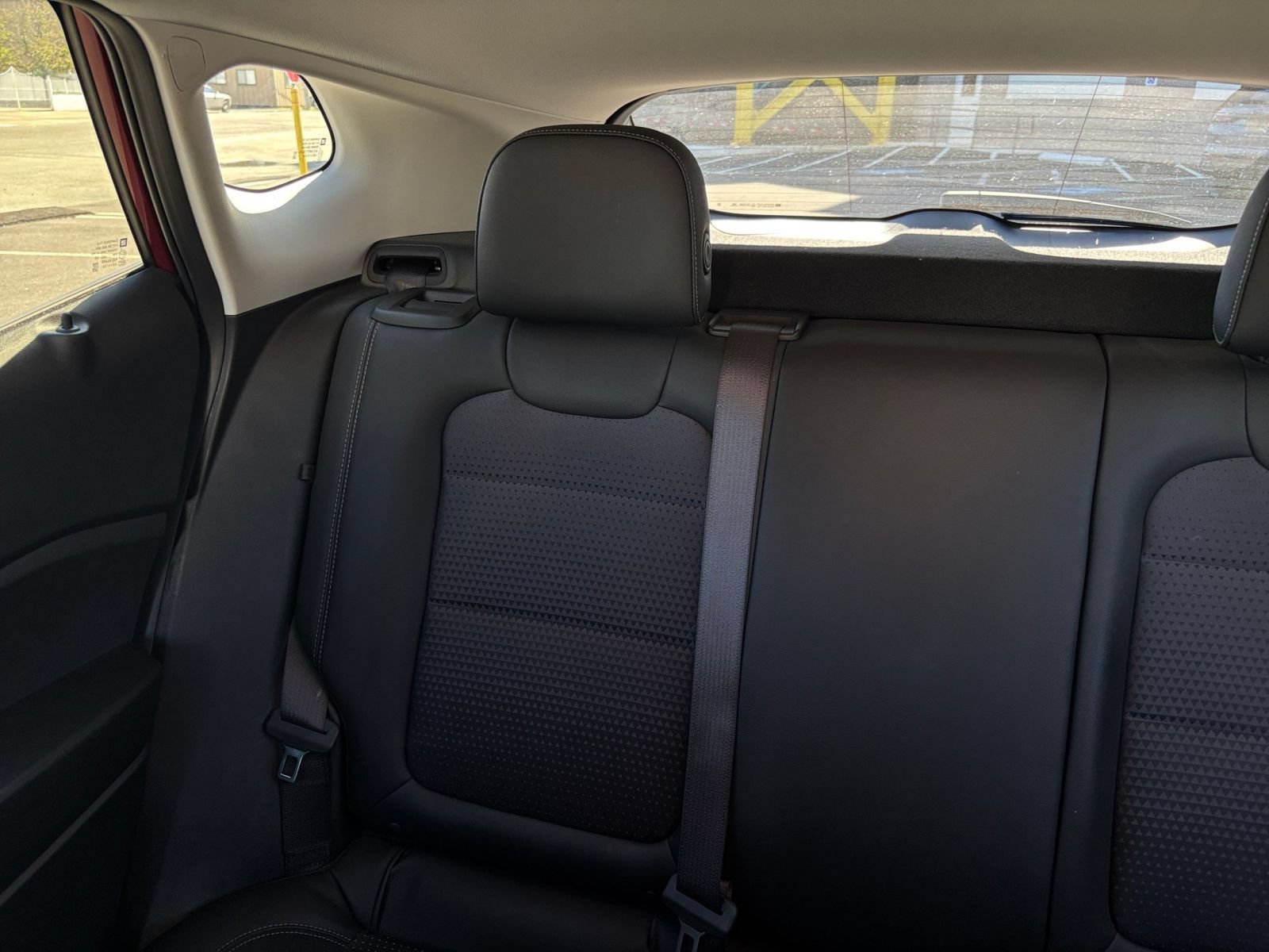 Used 2025 Chevrolet Trax LT w/ LT Convenience Package FWD image 35